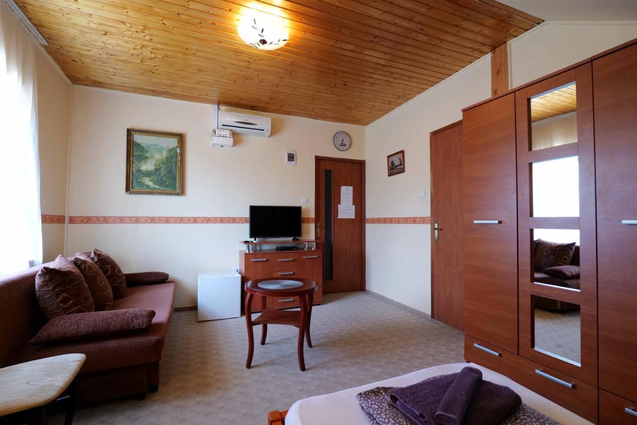 Nyilas Fogadó Nyiregyhaza Exterior foto