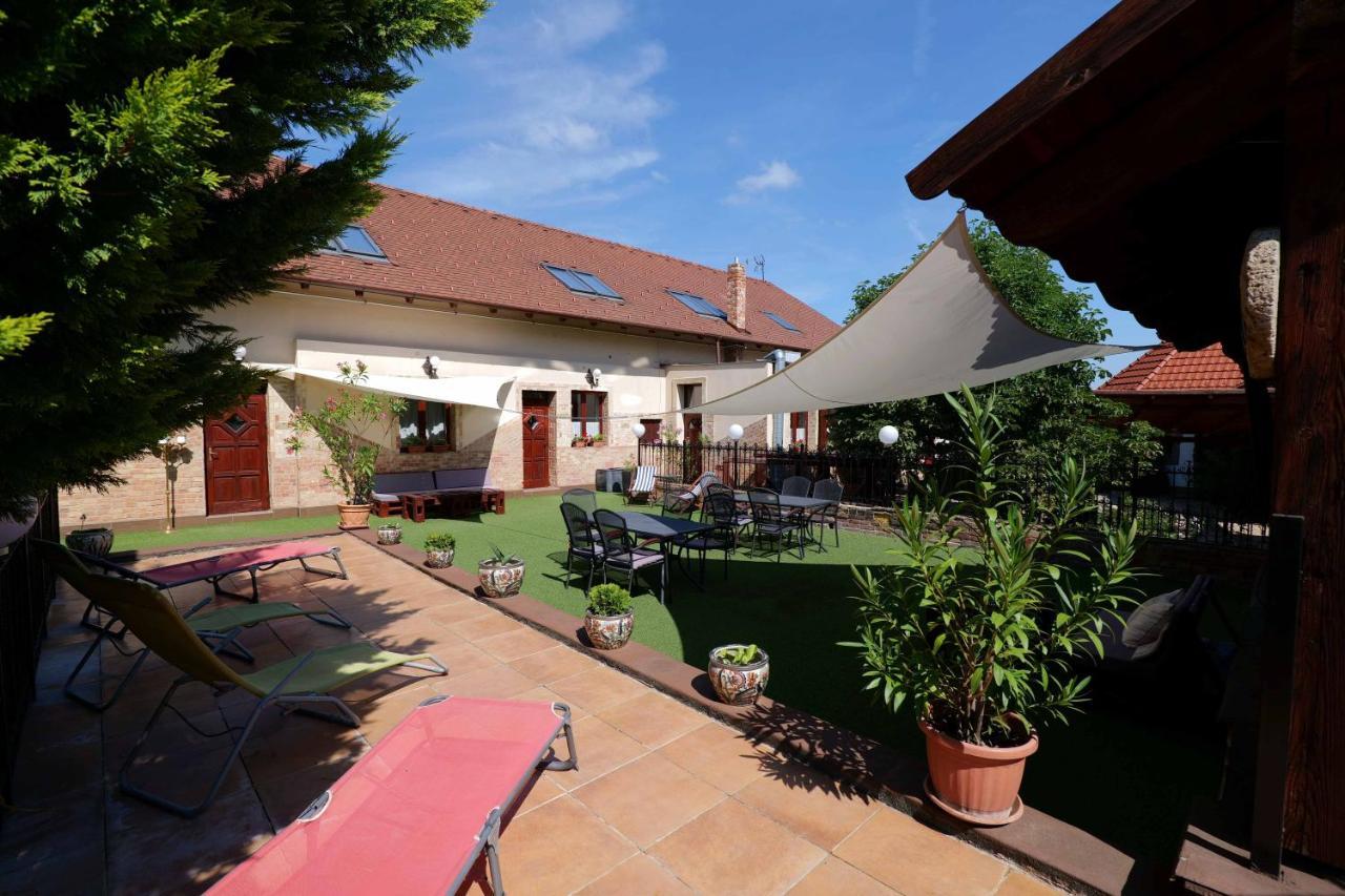 Nyilas Fogadó Nyiregyhaza Exterior foto