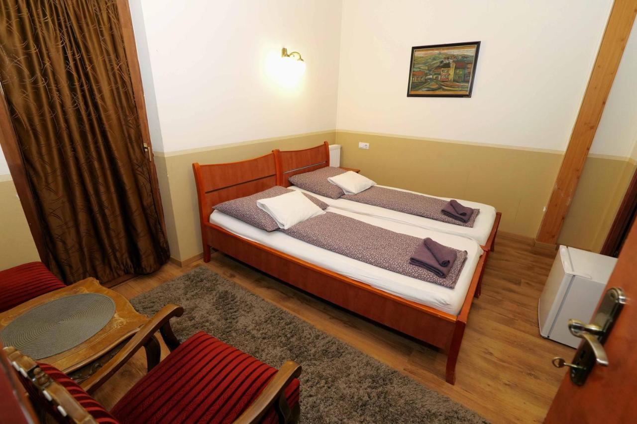 Nyilas Fogadó Nyiregyhaza Exterior foto