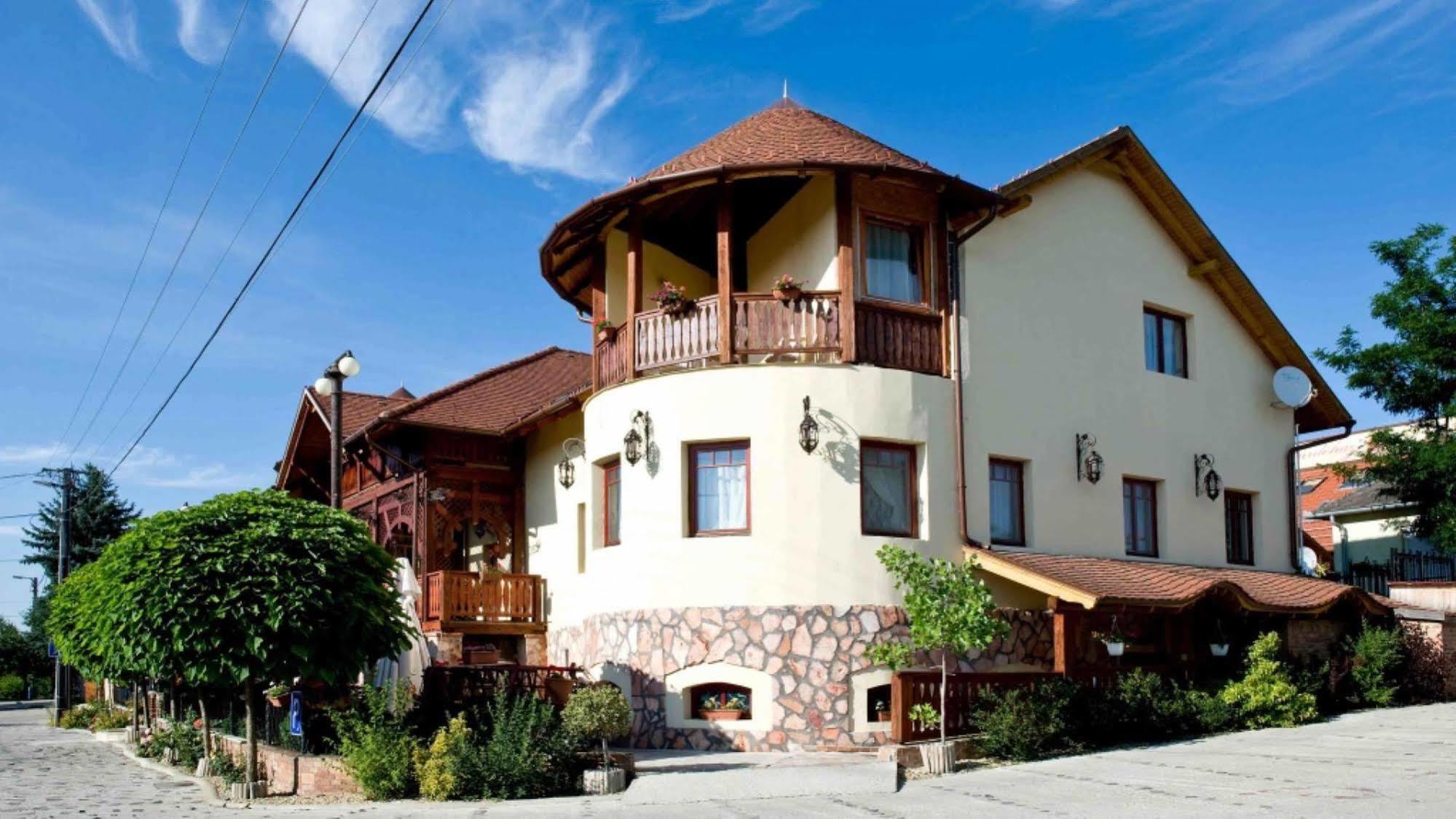 Nyilas Fogadó Nyiregyhaza Exterior foto