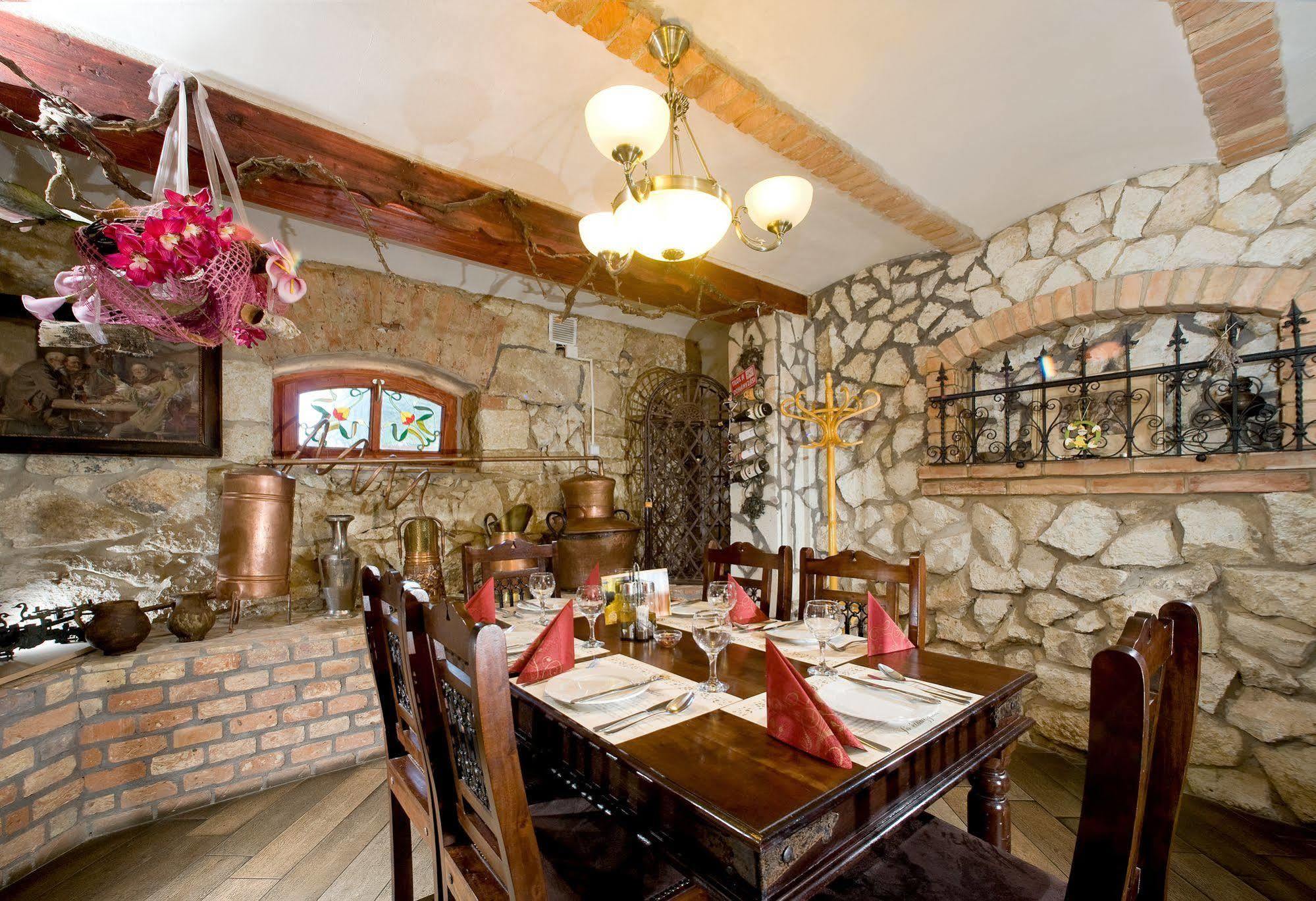 Nyilas Fogadó Nyiregyhaza Exterior foto