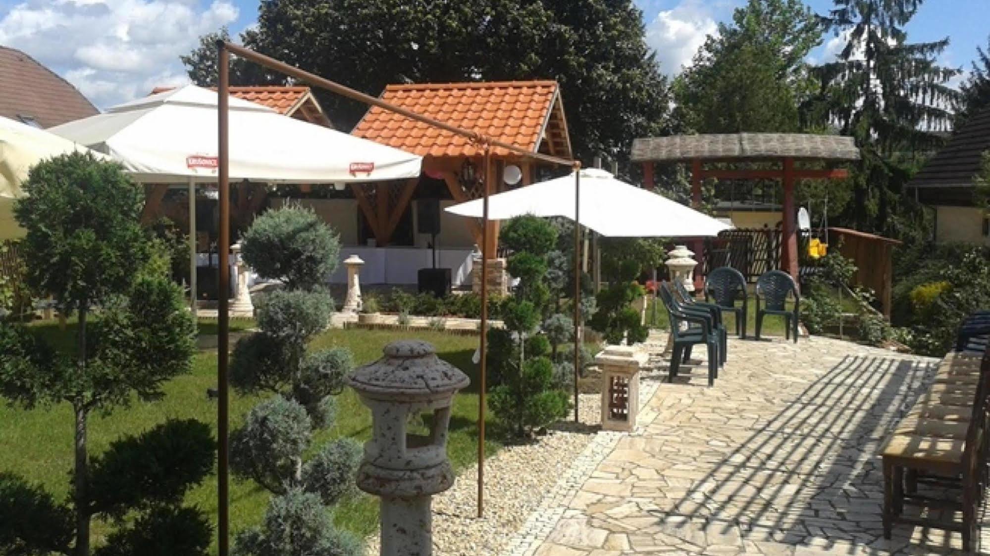Nyilas Fogadó Nyiregyhaza Exterior foto